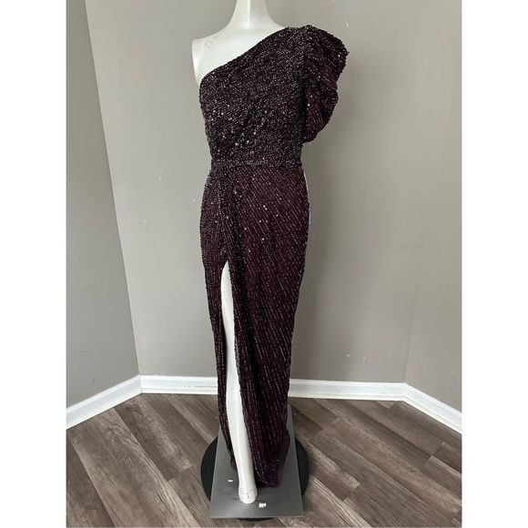 MAC DUGGAL EMBELLISHED PUFF ONE SHOULDER GOWN - Picture 4 of 12